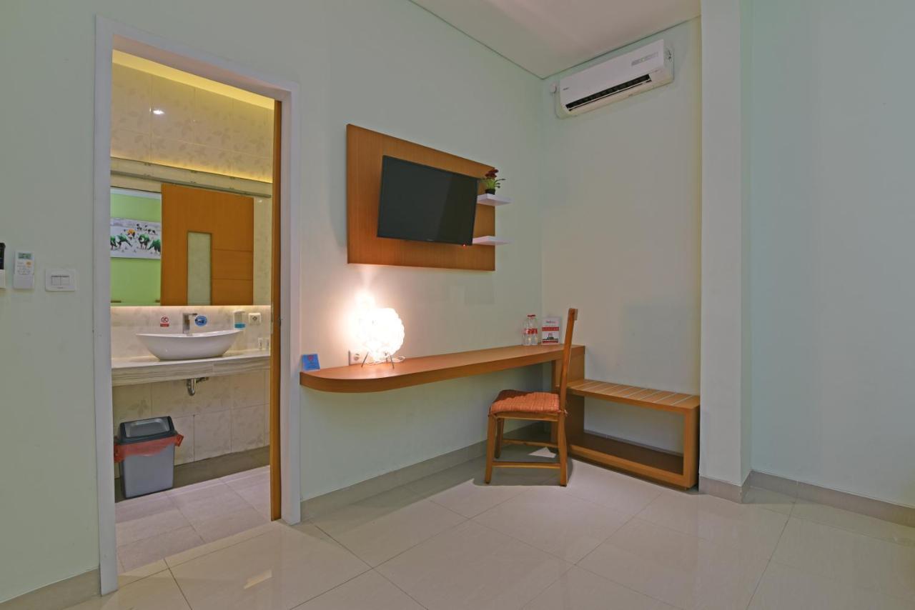 Reddoorz Plus @ Mahendradatta Denpasar Εξωτερικό φωτογραφία