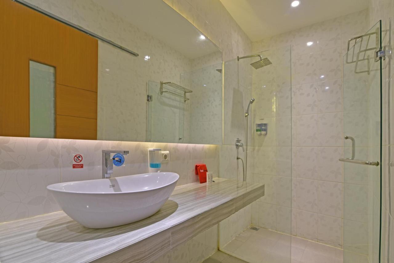 Reddoorz Plus @ Mahendradatta Denpasar Εξωτερικό φωτογραφία