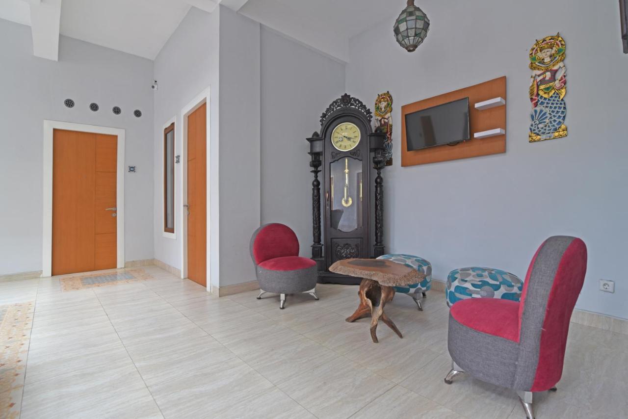 Reddoorz Plus @ Mahendradatta Denpasar Εξωτερικό φωτογραφία